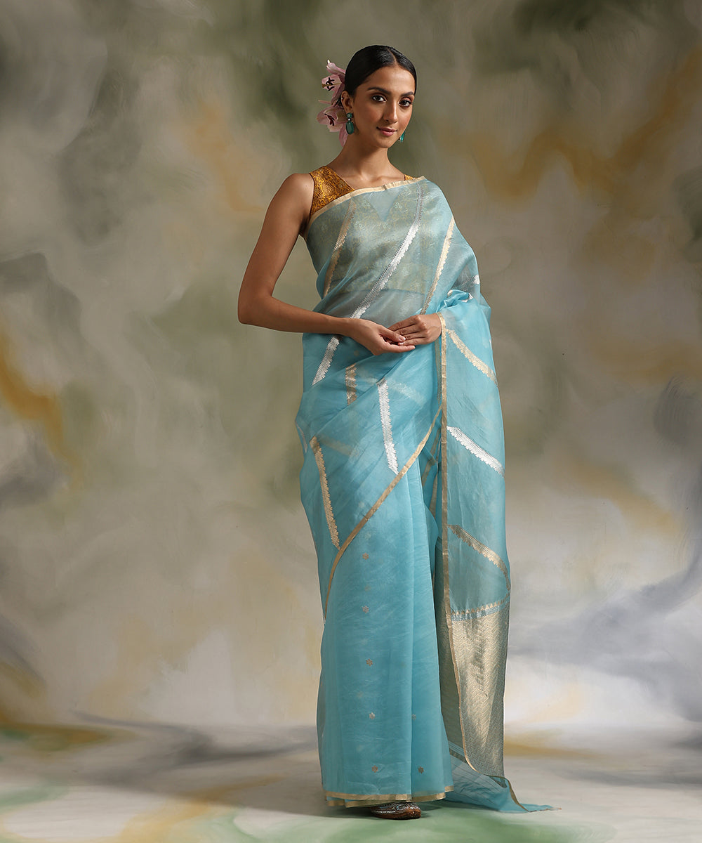 Handloom_Sky_Blue_Pure_Kora_Silk_Banarasi_Saree_With_Sona_Rupa_Aada_Jaal_WeaverStory_02