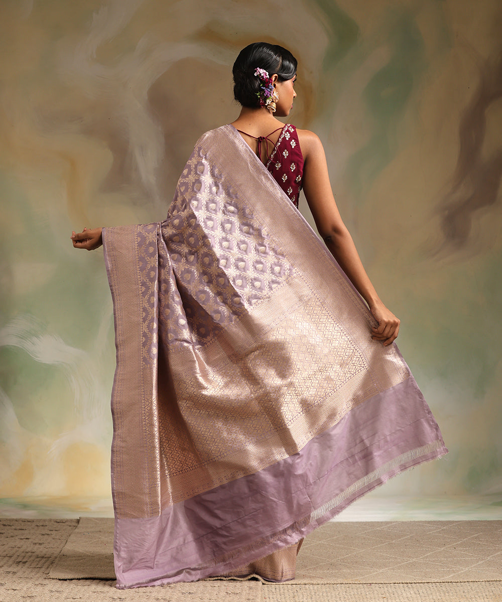 Lavender_Handloom_Pure_Katan_Silk_Banarasi_Saree_With_Golden_Cutwork_Jaal_WeaverStory_03