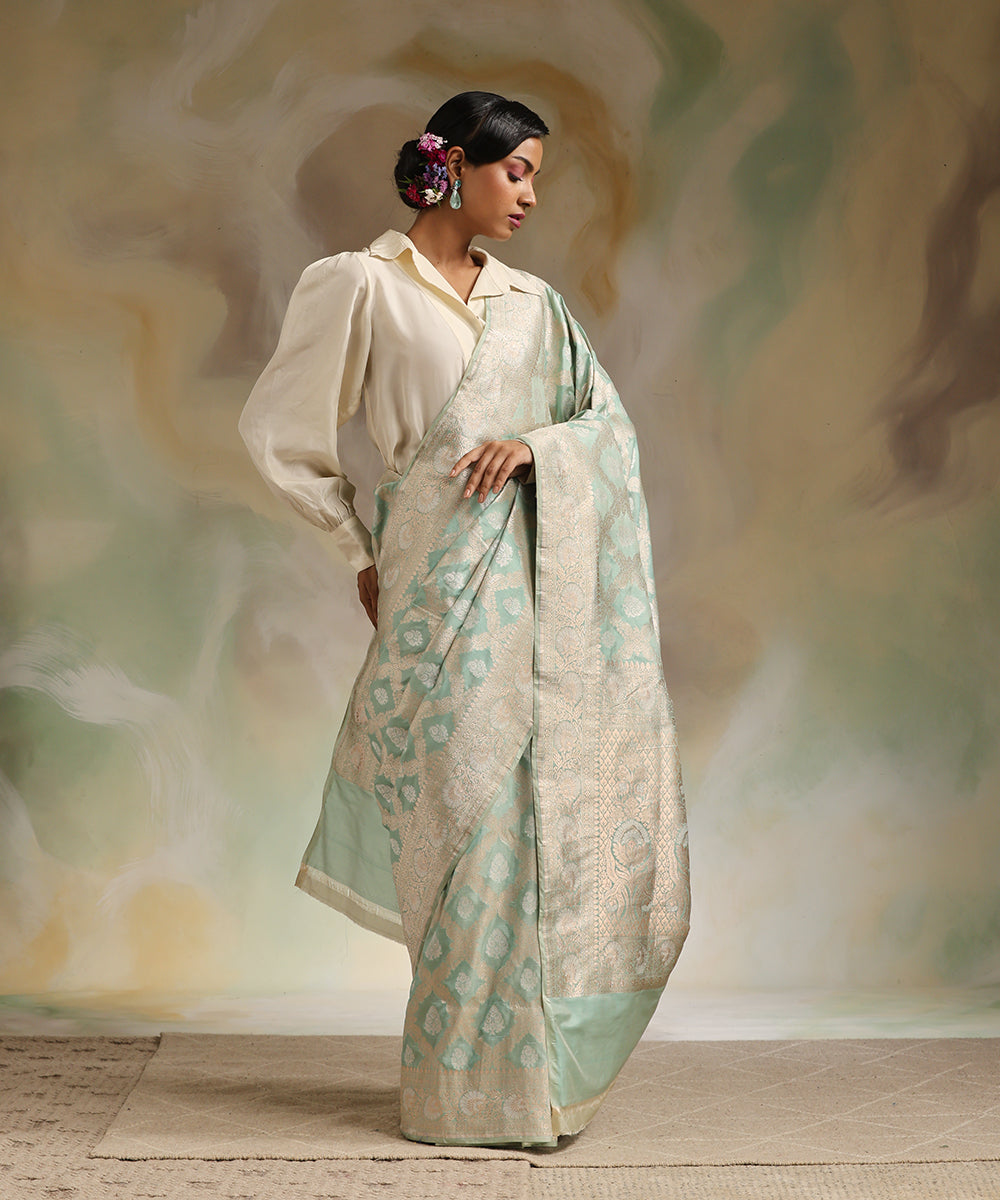 Handloom_Powder_Blue_Pure_Katan_Silk_Banarasi_Saree_With_Sona_Rupa_Cutwork_Jaal_WeaverStory_02