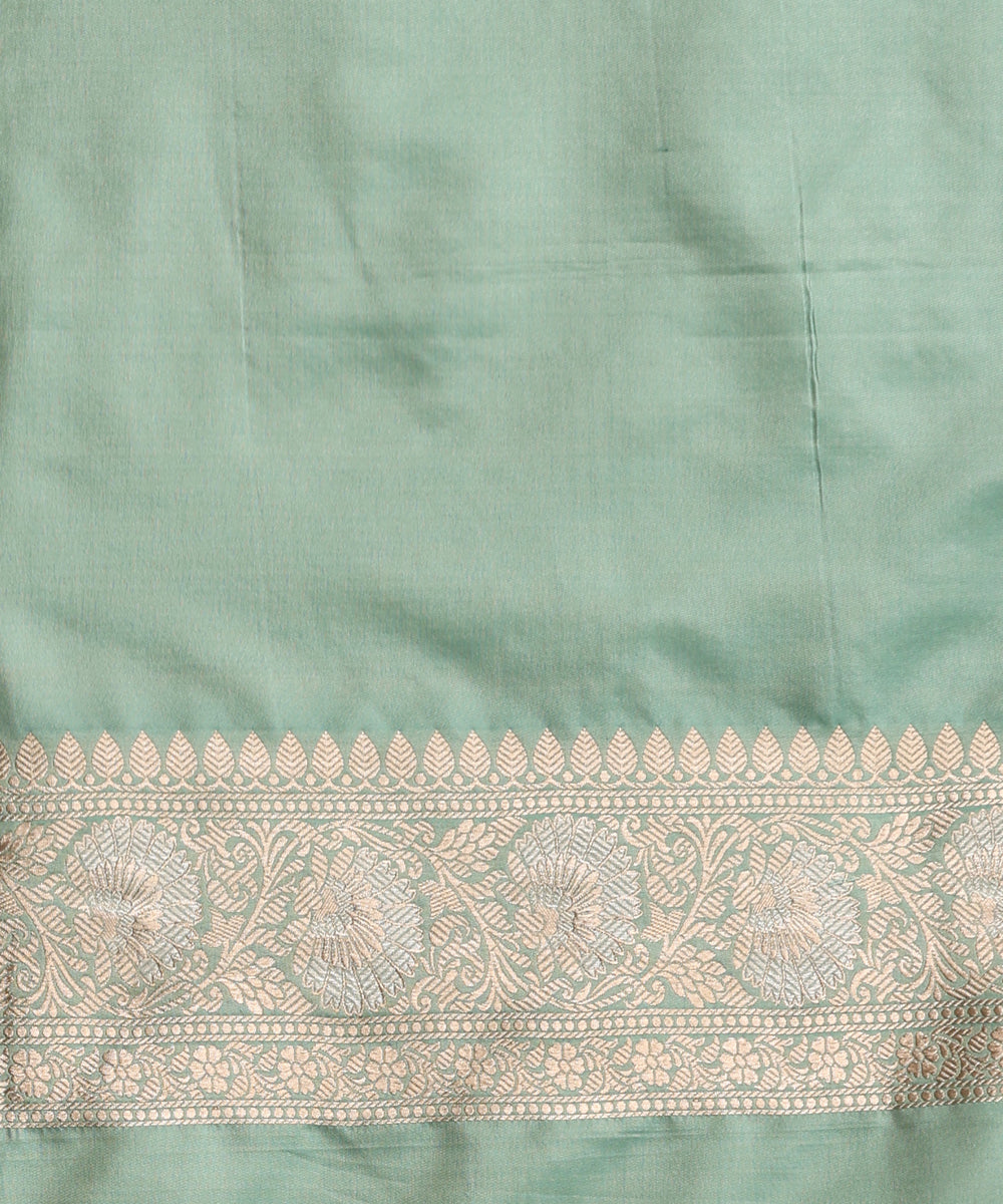 Handloom_Powder_Blue_Pure_Katan_Silk_Banarasi_Saree_With_Sona_Rupa_Cutwork_Jaal_WeaverStory_05