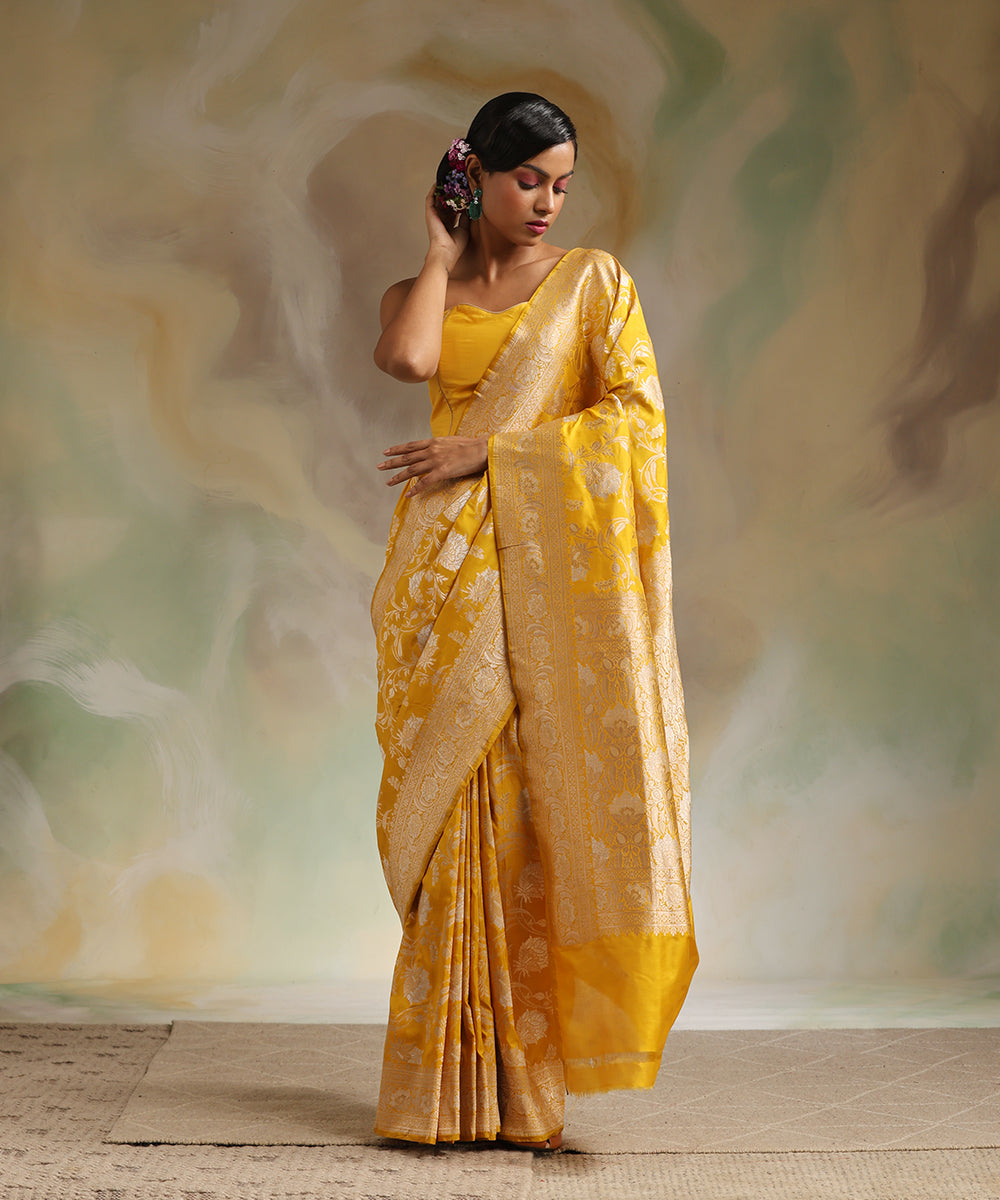 Handloom_Mustard_Pure_Katan_Silk_Banarasi_Saree_With_Sona_Rupa_Cutwork_Jaal_WeaverStory_02