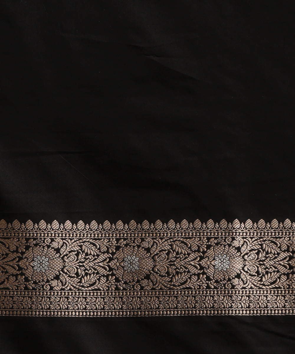 Handloom_Black_Pure_Katan_Silk_Banarasi_Saree_With_Sona_Rupa_Cutwork_Jaal_WeaverStory_05