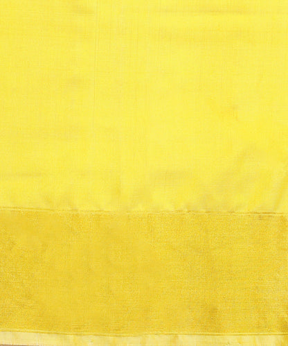 Handloom_Offwhite_And_Yellow_Pure_Mulberry_Silk_Single_Ikat_Patola_Saree_WeaverStory_05