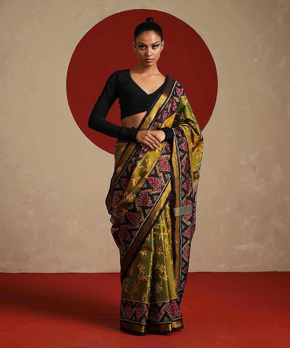 Mustard_And_Black_Double_Shade_Pure_Mulberry_Silk_Single_Ikat_Patola_Saree_WeaverStory_02