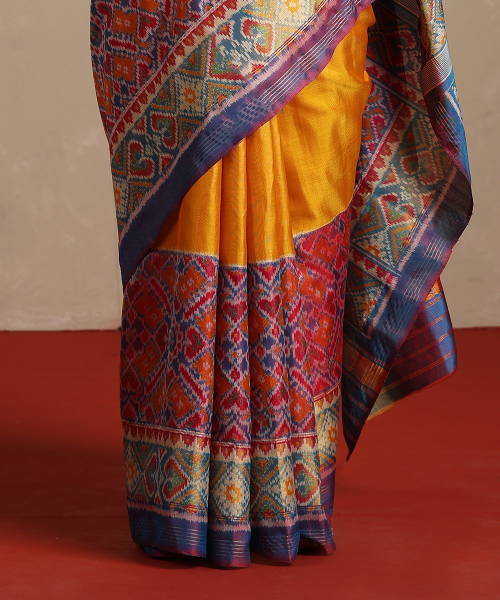 Mustard_And_Red_Double_Shade_Pure_Mulberry_Silk_Ikat_Patola_Saree_WeaverStory_04