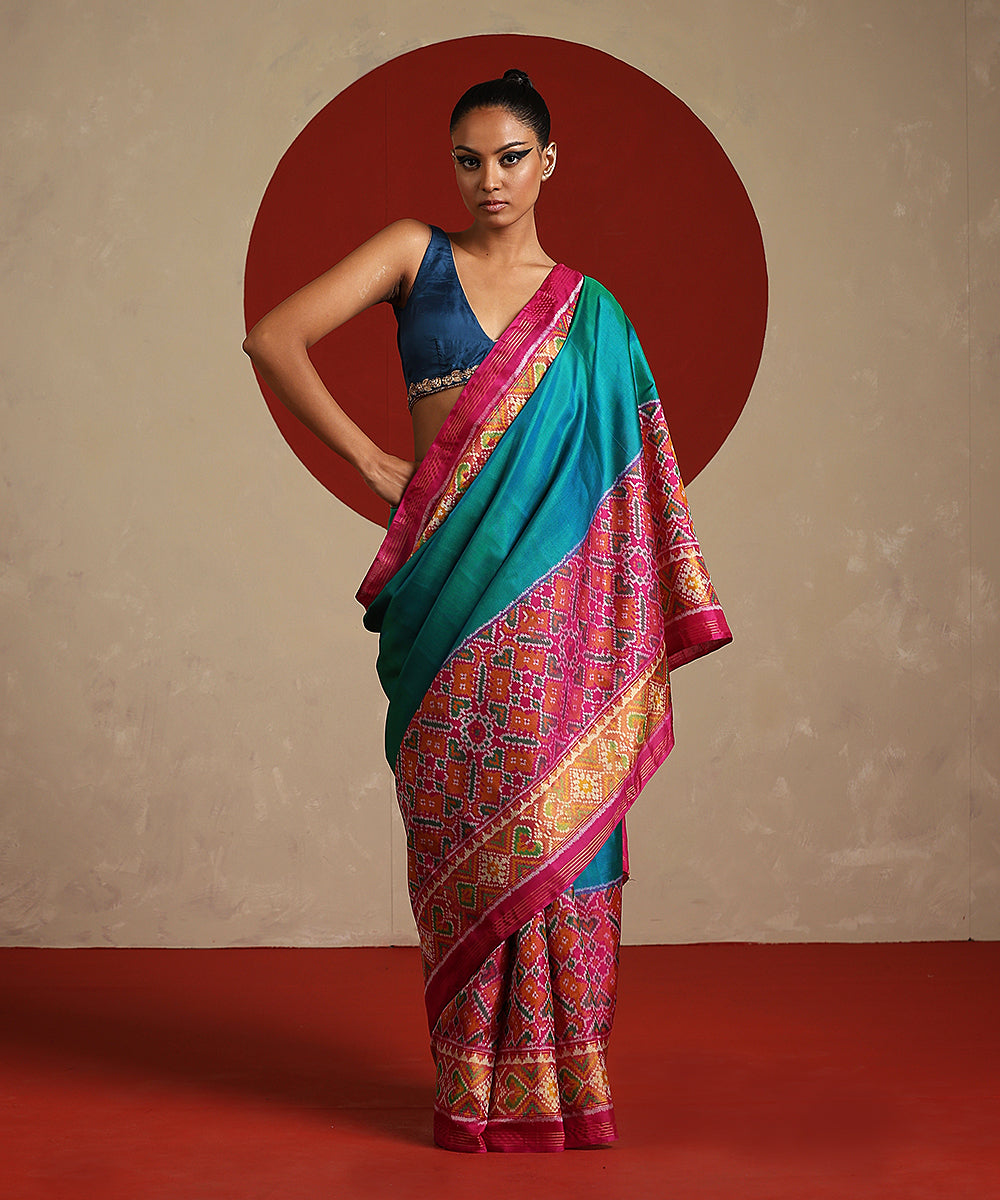 Handloom_Sea_Green_And_Hot_Pink_Double_Shade_Pure_Mulberry_Silk_Ikat_Patola_Saree_WeaverStory_02