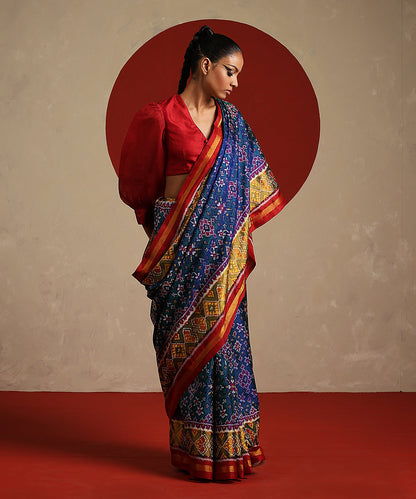 Handloom_Blue_And_Maroon_Double_Shade_Pure_Mulberry_Silk_Single_Patola_Saree_WeaverStory_02