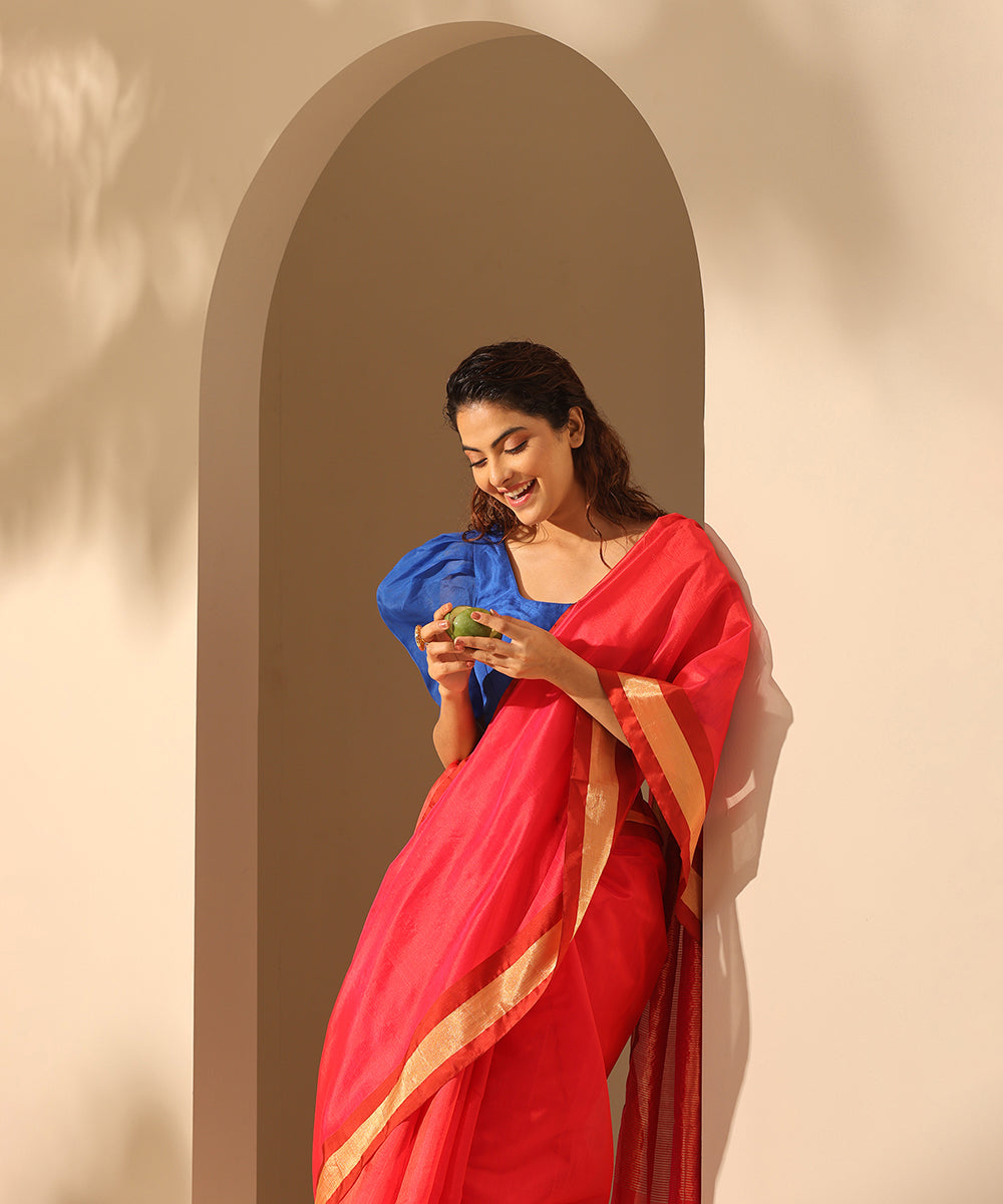 Red_Double_Shade_Handloom_Pure_Plain_Chanderi_Silk_Saree_With_Tissue_Border_WeaverStory_01