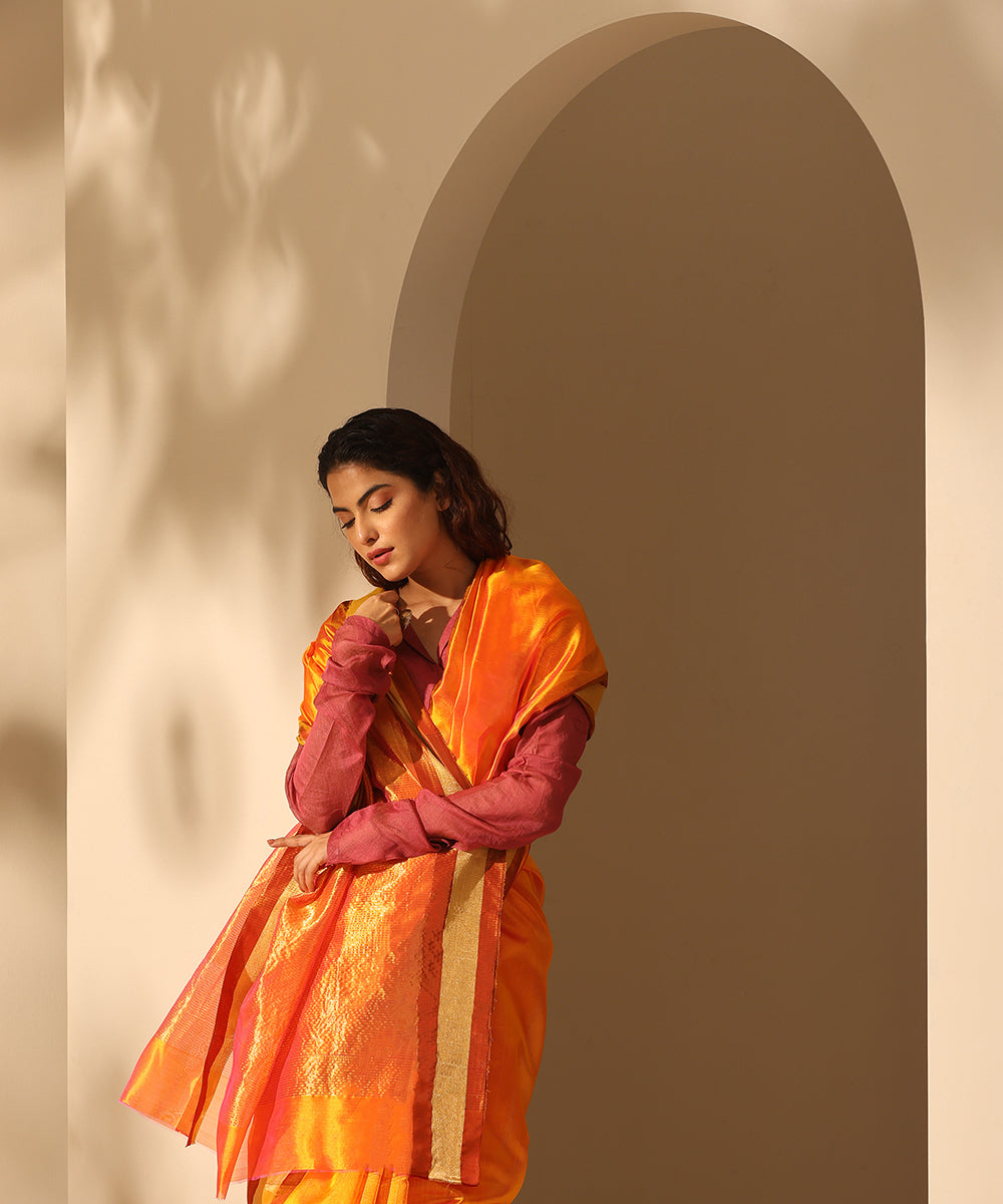 Handloom_Orange_Double_Shade_Pure_Plain_Chanderi_Silk_Saree_With_Tissue_Border_WeaverStory_01