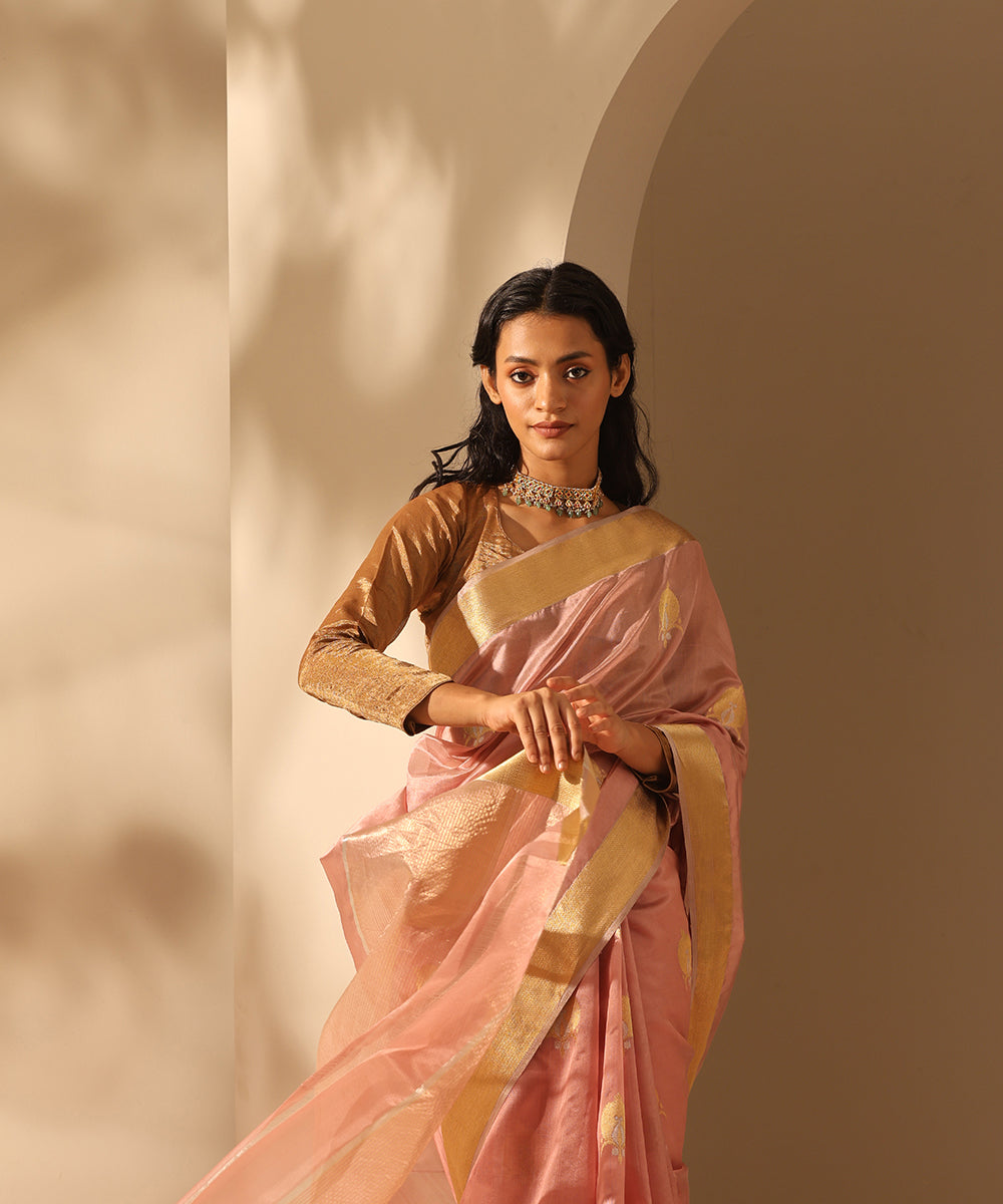 Pastel_Puce_Pink_Handloom_Pure_Chanderi_Silk_Saree_With_All_Over_Kadhwa_Sona_Rupa_Aanar_Motif_WeaverStory_01