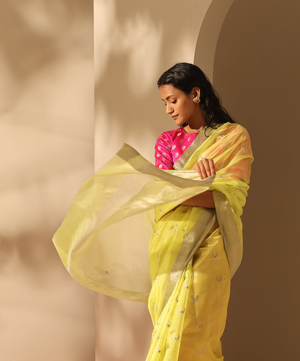 Neon_Green_Handloom_Pure_Chanderi_Silk_Saree_With_All_Over_Chand_Motif_WeaverStory_01