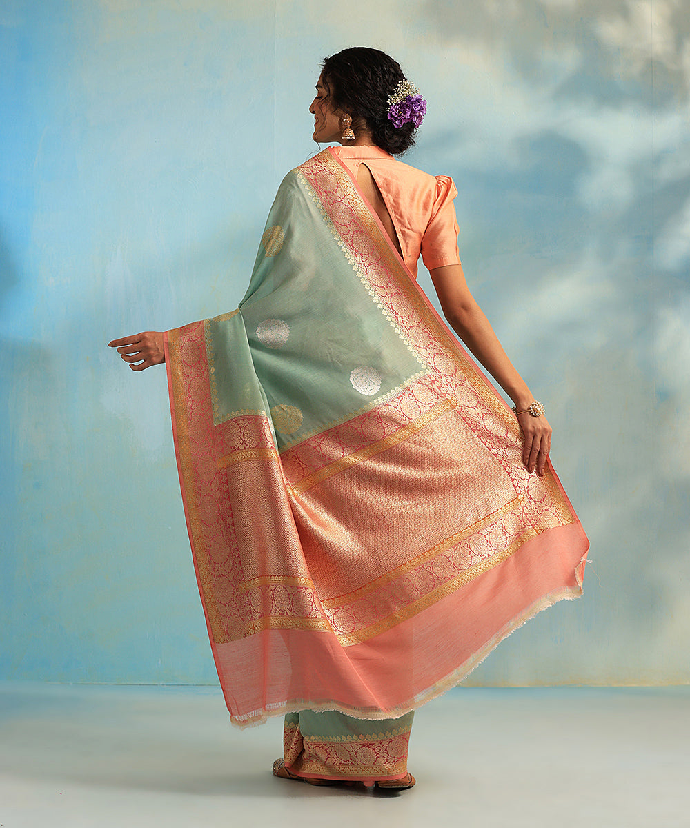 Handloom_Powder_Blue_And_Peach_Pure_Moonga_Silk_Saree_With_All_Over_Sona_Booti_WeaverStory_03