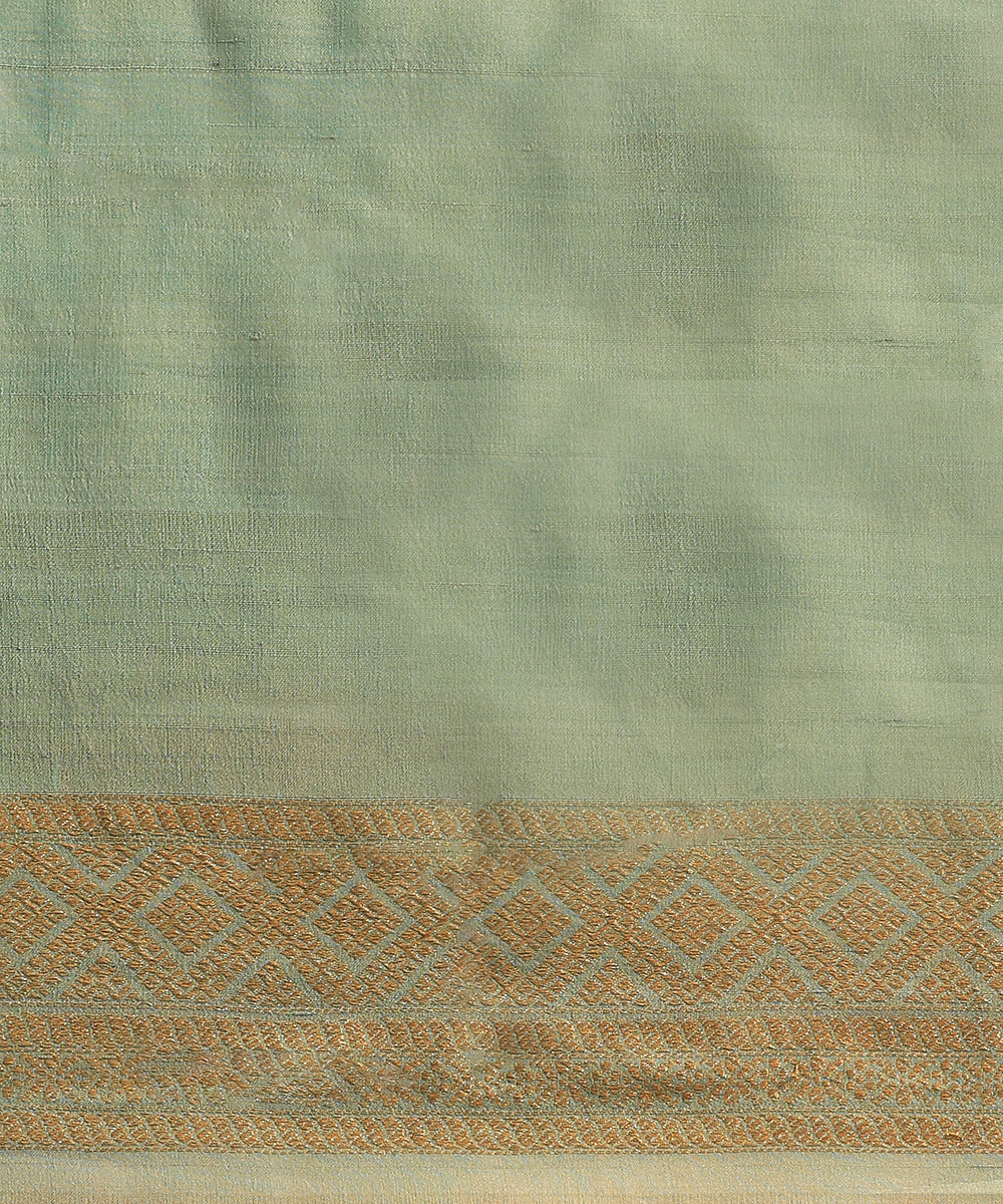 Handloom_Lilac_Pure_Tussar_Silk_Banarasi_Saree_With_Alfi_Kadhwa_Booti_And_Broad_Border_WeaverStory_05