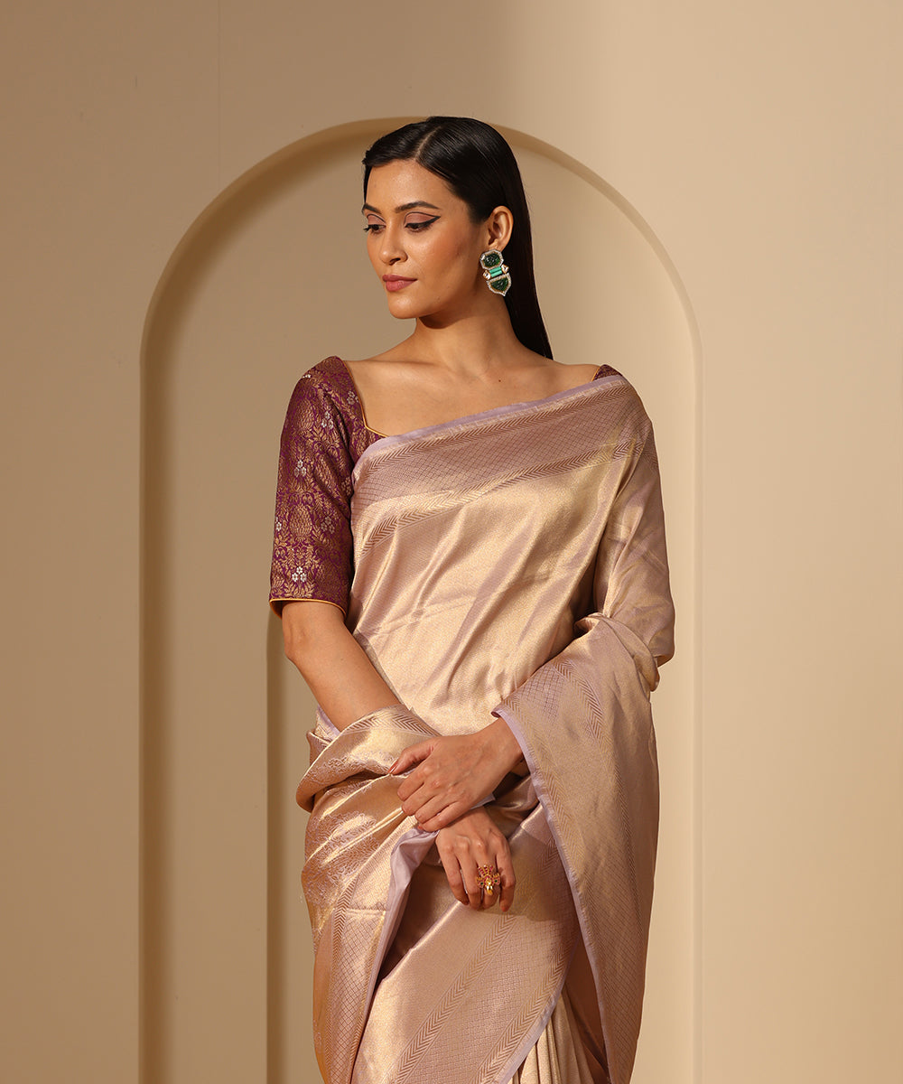 Lilac_And_Gold_Zari_Tissue_Silk_Banarasi_Saree_With_Floral_Pallu_WeaverStory_01