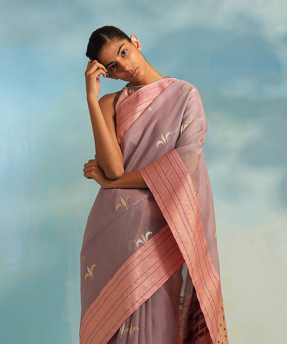 Handloom_Lavender_Pure_Kora_Silk_Banarasi_Saree_With_Pink_Kadhwa_Border_WeaverStory_01