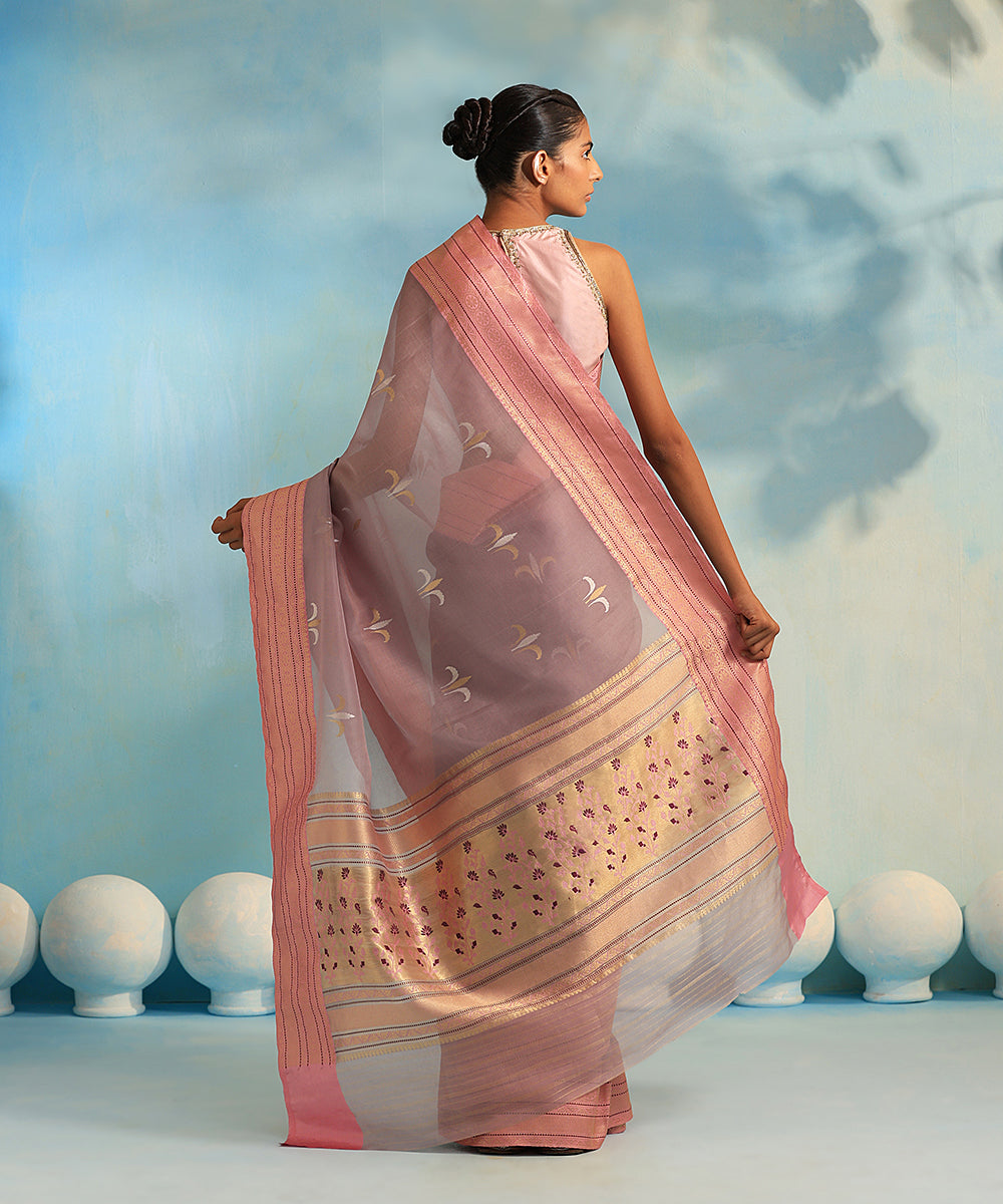 Handloom_Lavender_Pure_Kora_Silk_Banarasi_Saree_With_Pink_Kadhwa_Border_WeaverStory_03