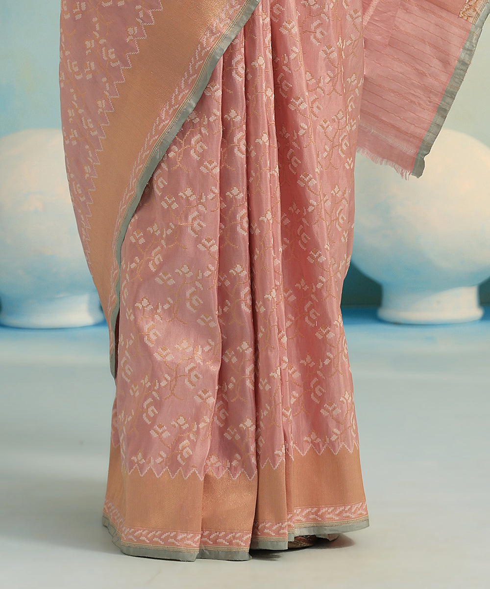 Light_Mauve_Handloom_Pure_Katan_Tissue_Banarasi_Saree_With_Cutwork_Resham_Jaal_WeaverStory_04