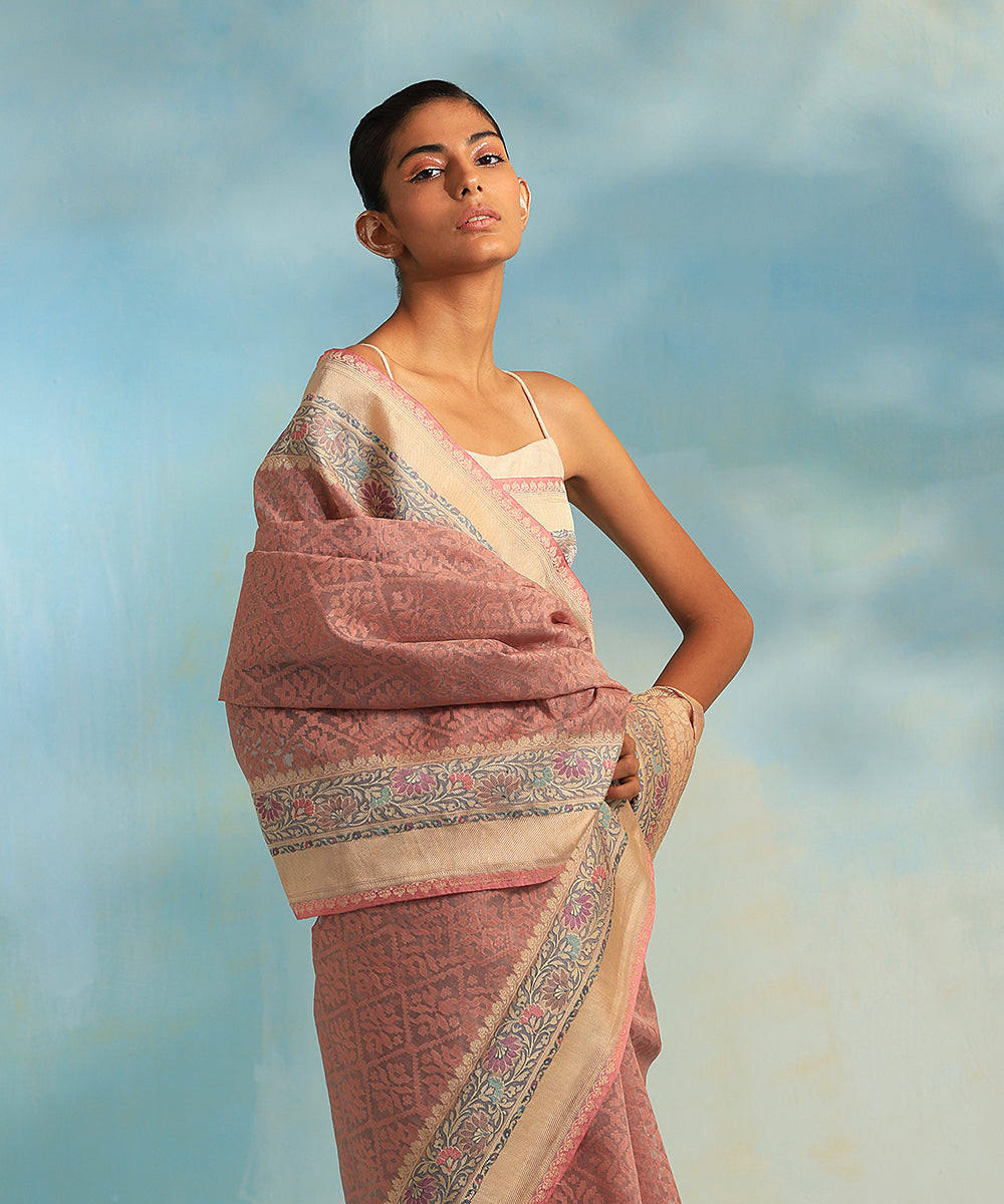 Handloom_Dusty_Mauve_Pure_Kora_Silk_Banarasi_Saree_With_Resham_Floral_Border_WeaverStory_01