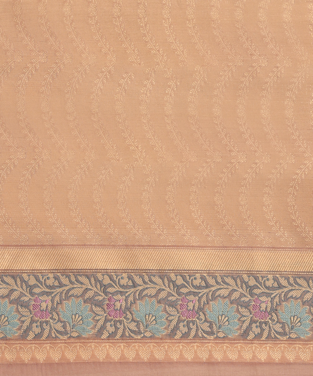 Handloom_Dusty_Mauve_Pure_Kora_Silk_Banarasi_Saree_With_Resham_Floral_Border_WeaverStory_05