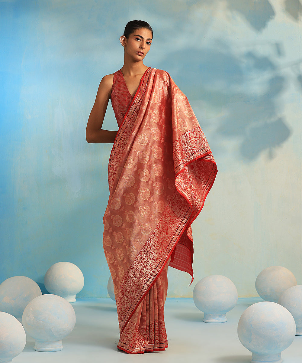 Red_And_Gold_Dual_Tone_Handloom_Pure_Katan_Tissue_Banarasi_Saree_With_Kadhwa_Border_WeaverStory_02