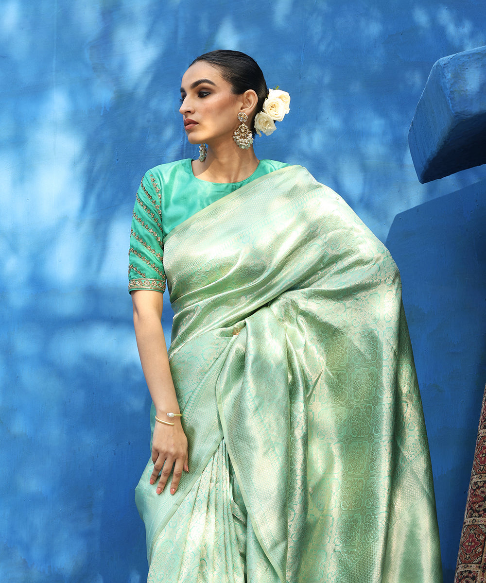 Handloom_Green_Pure_Katan_Silk_Kimkhab_Banarasi_Saree_With_Champagne_Gold_Zari_WeaverStory_01