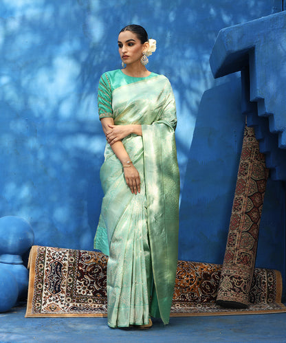 Handloom_Green_Pure_Katan_Silk_Kimkhab_Banarasi_Saree_With_Champagne_Gold_Zari_WeaverStory_02