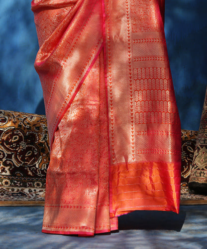 Handloom_Pink_And_Orange_Pure_Katan_Silk_Kimkhab_Banarasi_Saree_With_Antique_Gold_Zari_WeaverStory_04