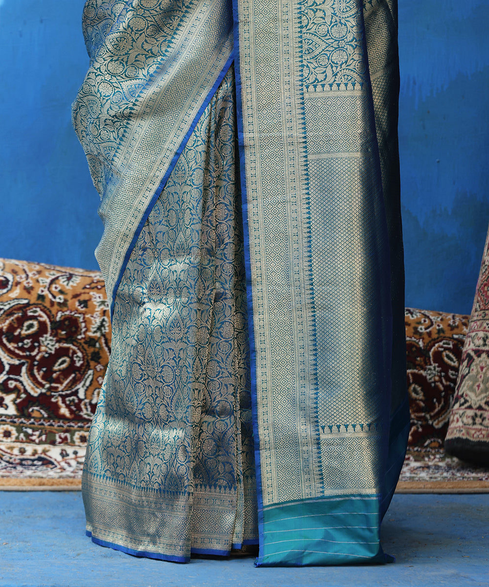 Handloom_Peacock_Blue_Pure_Katan_Silk_Kimkhab_Banarasi_Saree_With_Antique_Gold_Zari_WeaverStory_04