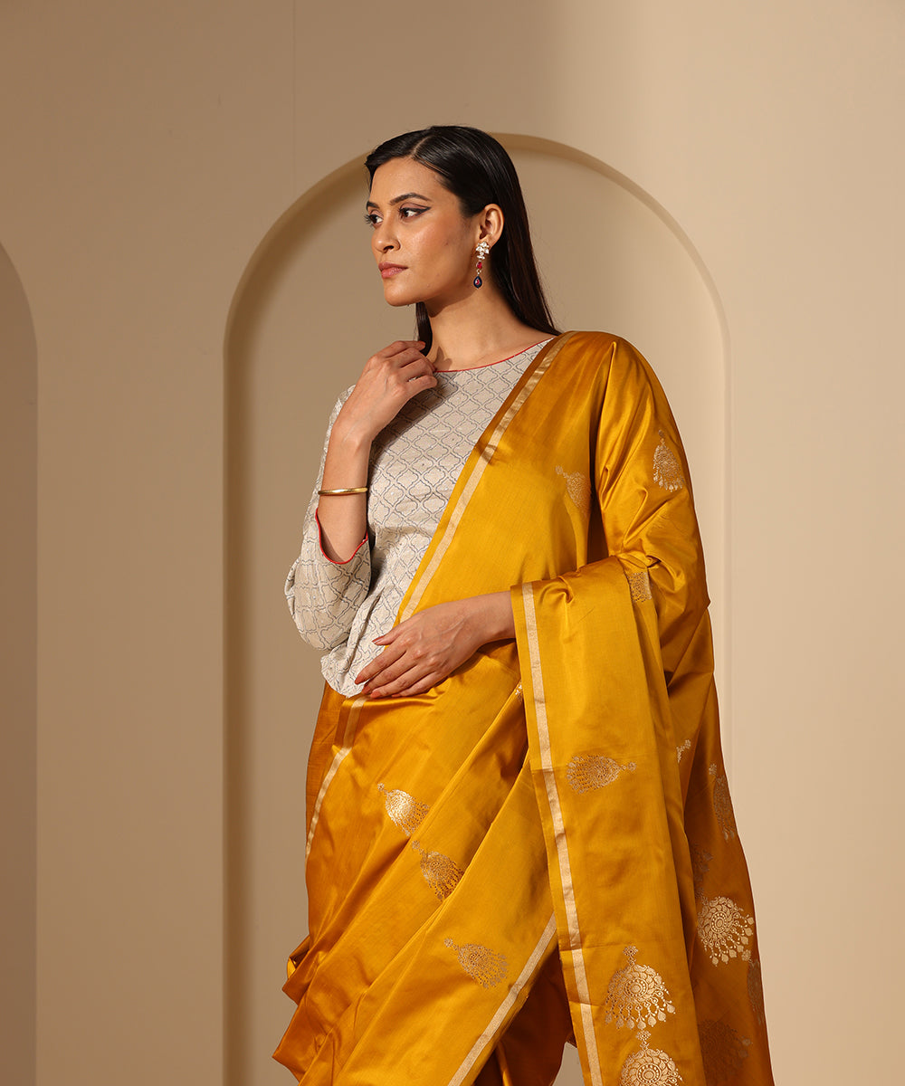 Handloom_Mustard_Pure_Satin_Silk_Banarasi_Saree_With_Kadhwa_Boota_WeaverStory_01