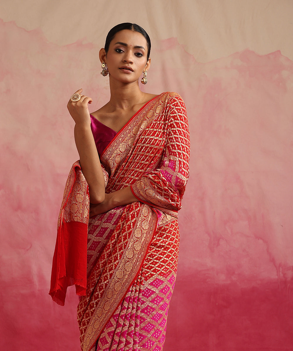 Handloom_Red_And_Magenta_Ombre_Dyed_Pure_Georgette_Banarasi_Bandhej_Saree_WeaverStory_01