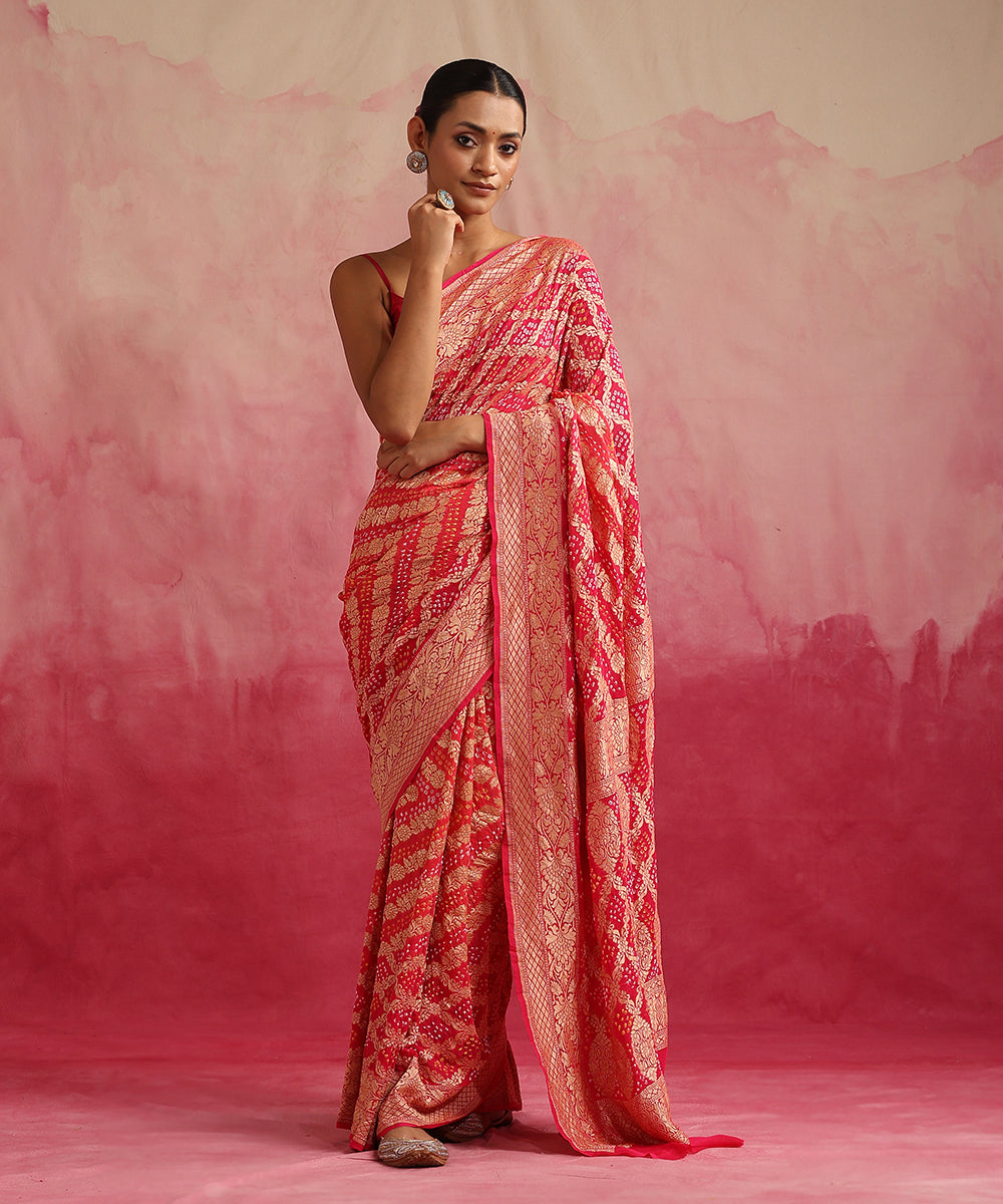 Handloom_Coral_Peach_And_Pink_Ombre_Dyed_Pure_Georgette_Banarasi_Bandhej_Saree_WeaverStory_02