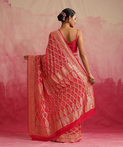 Handloom_Coral_Peach_And_Pink_Ombre_Dyed_Pure_Georgette_Banarasi_Bandhej_Saree_WeaverStory_03