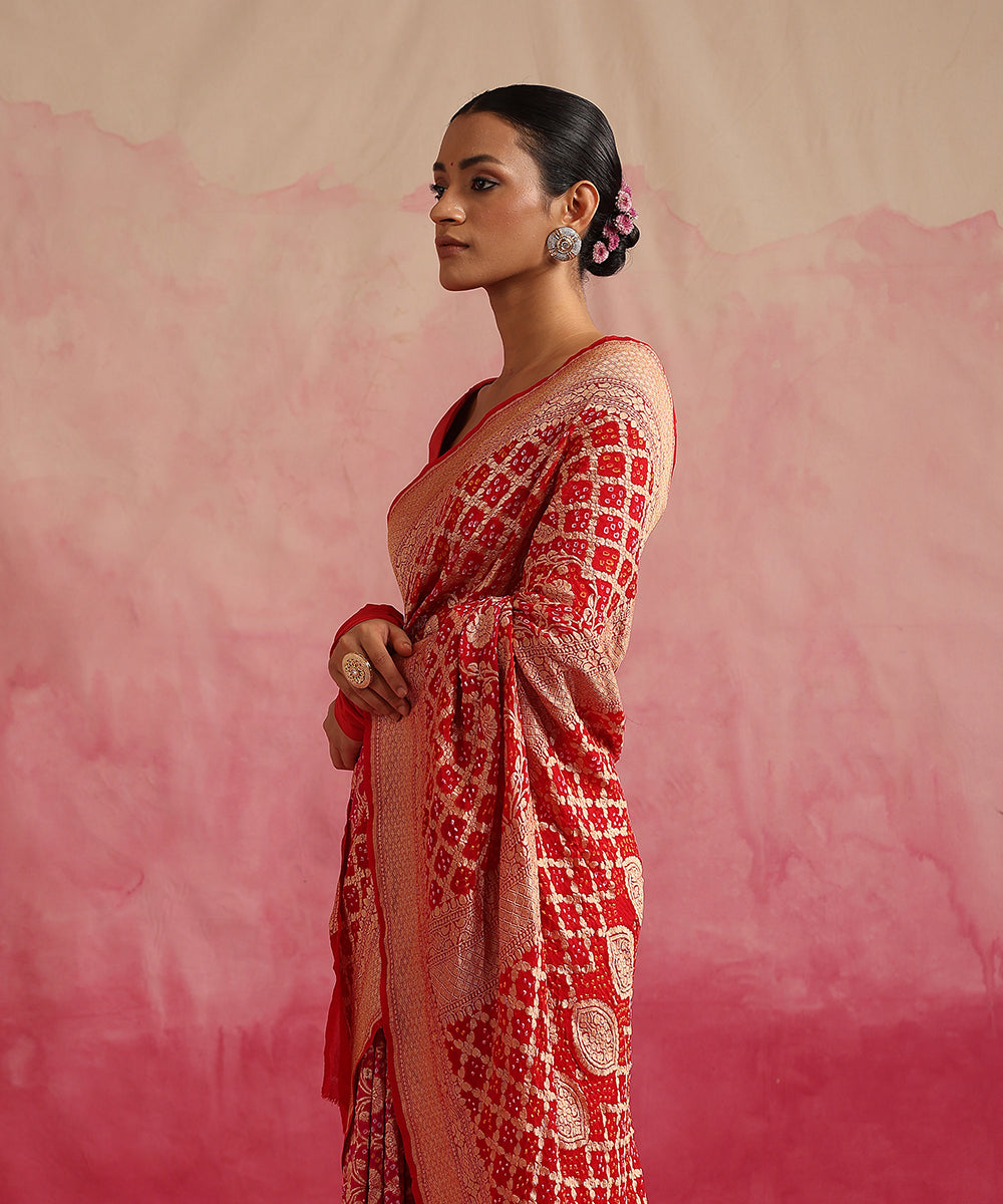Red_And_Pink_Handloom_Ombre_Dyed_Pure_Georgette_Banarasi_Bandhej_Saree_WeaverStory_01