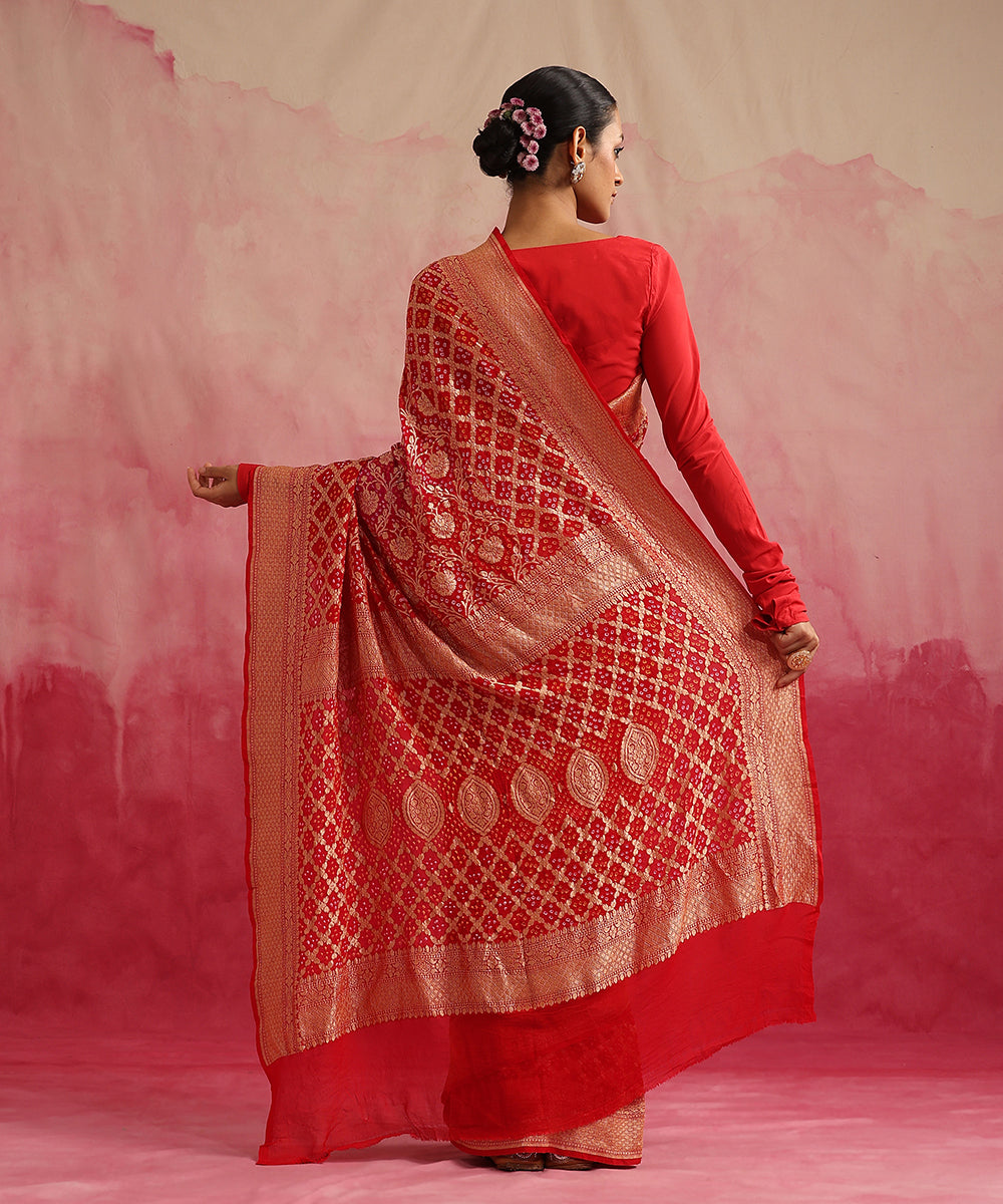 Red_And_Pink_Handloom_Ombre_Dyed_Pure_Georgette_Banarasi_Bandhej_Saree_WeaverStory_03