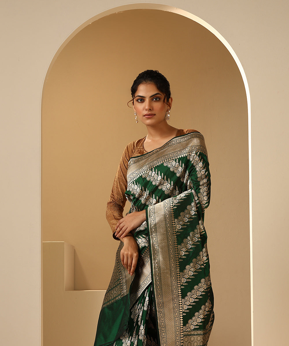 Handloom_Emerald_Green_Pure_Katan_Silk_Banarasi_Saree_With_Cutwork_Aada_Jaal_WeaverStory_01