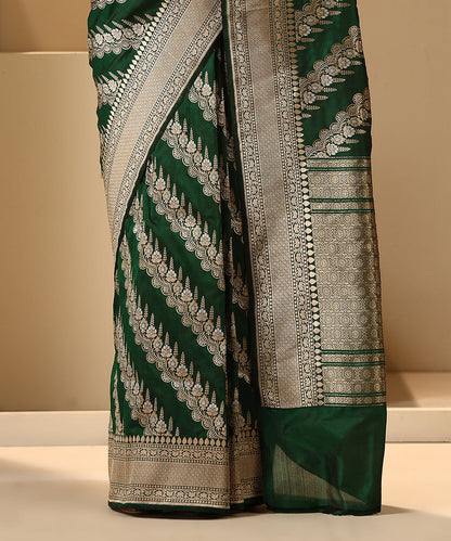 Handloom_Emerald_Green_Pure_Katan_Silk_Banarasi_Saree_With_Cutwork_Aada_Jaal_WeaverStory_04