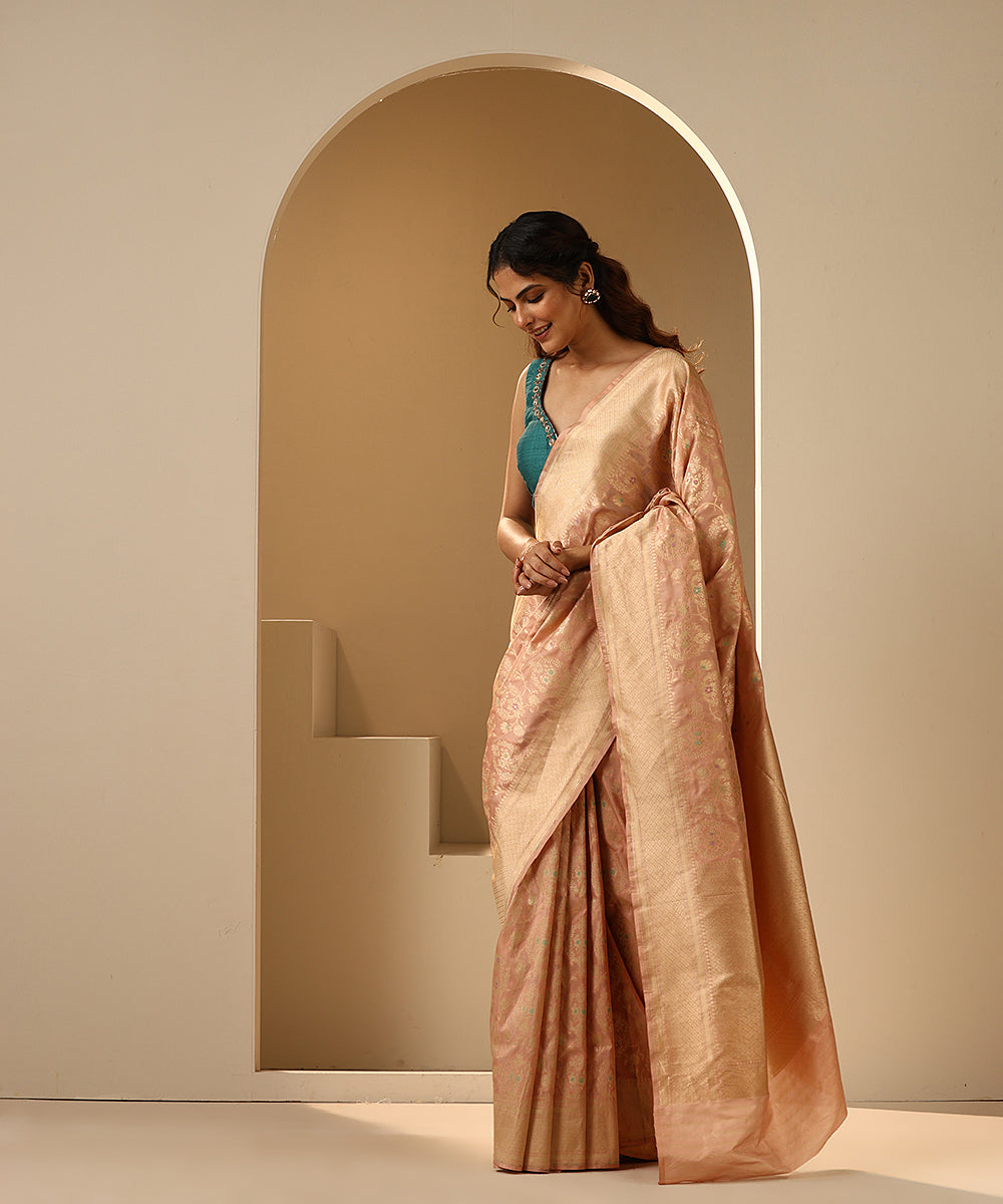 Peach_Handloom_Pure_Katan_Silk_Banarasi_Saree_With_Floral_Jaal_WeaverStory_02