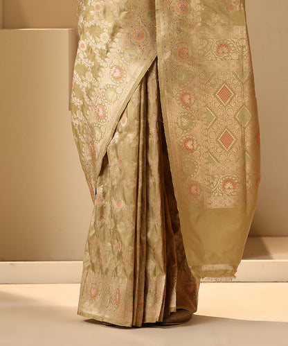 Pista_Green_Handloom_Pure_Katan_Silk_Banarasi_Saree_With_Green_Meena_And_Anmol_Zari_WeaverStory_04