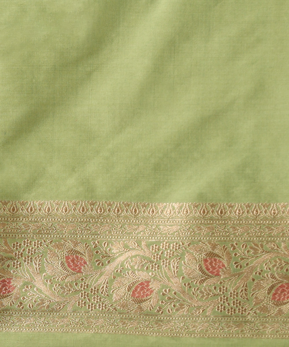 Handloom_Pista_Green_Pure_Katan_Silk_Banarasi_Saree_With_Cutwork_Floral_Jaal_WeaverStory_05