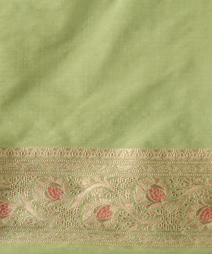 Handloom_Pista_Green_Pure_Katan_Silk_Banarasi_Saree_With_Cutwork_Floral_Jaal_WeaverStory_05