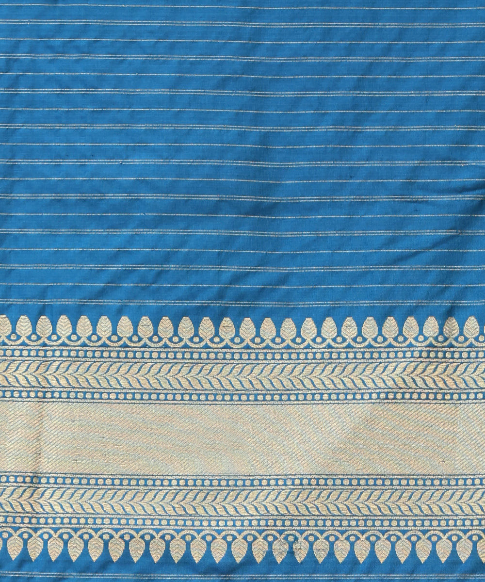 Blue_Handloom_Pure_Katan_Silk_Kimkhab_Banarasi_Saree_With_Maroon_Selvedge_WeaverStory_05