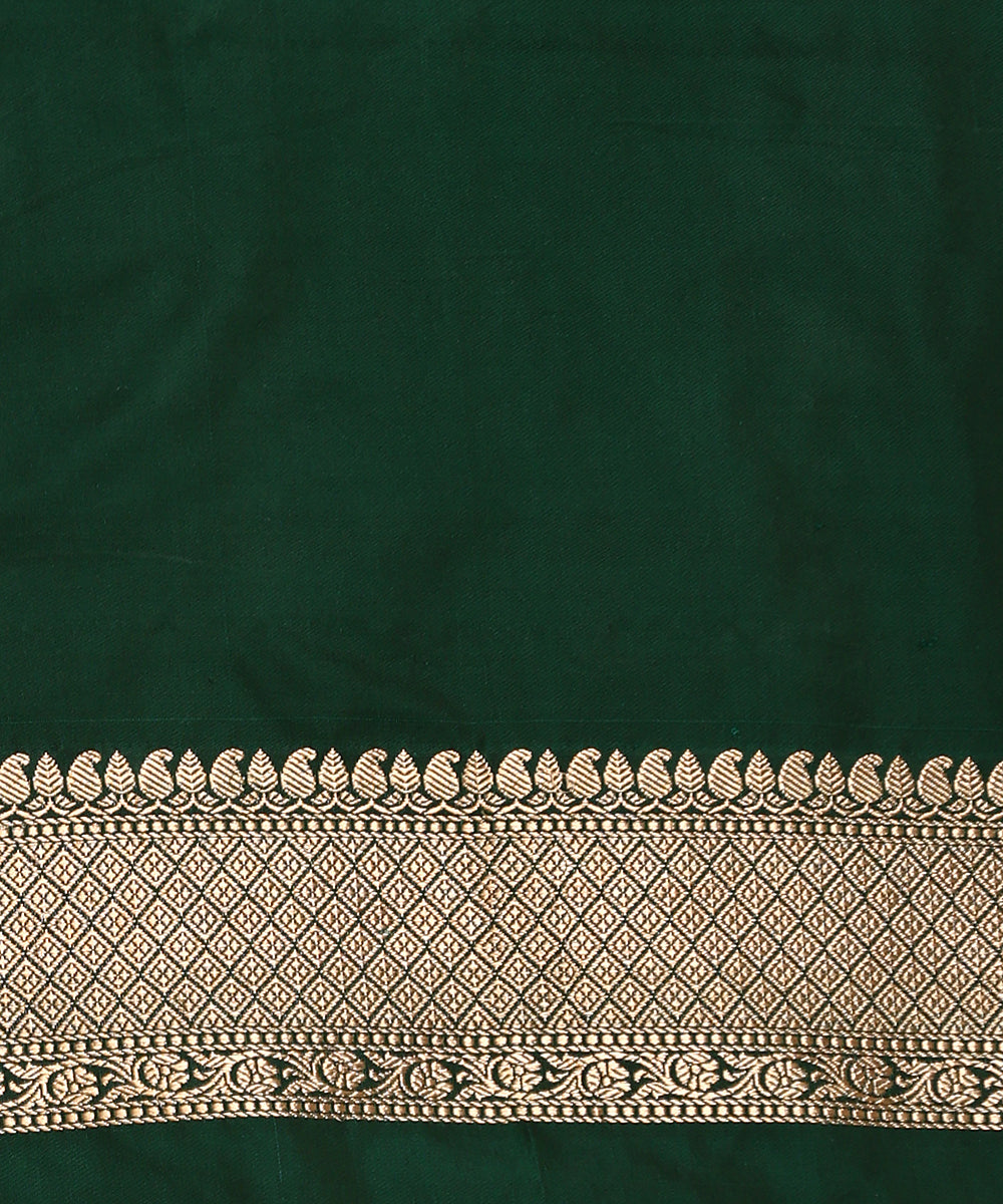 Green_Handloom_Pure_Satin_Silk_Tanchoi_Banarasi_Saree_With_Zari_Palla_WeaverStory_05