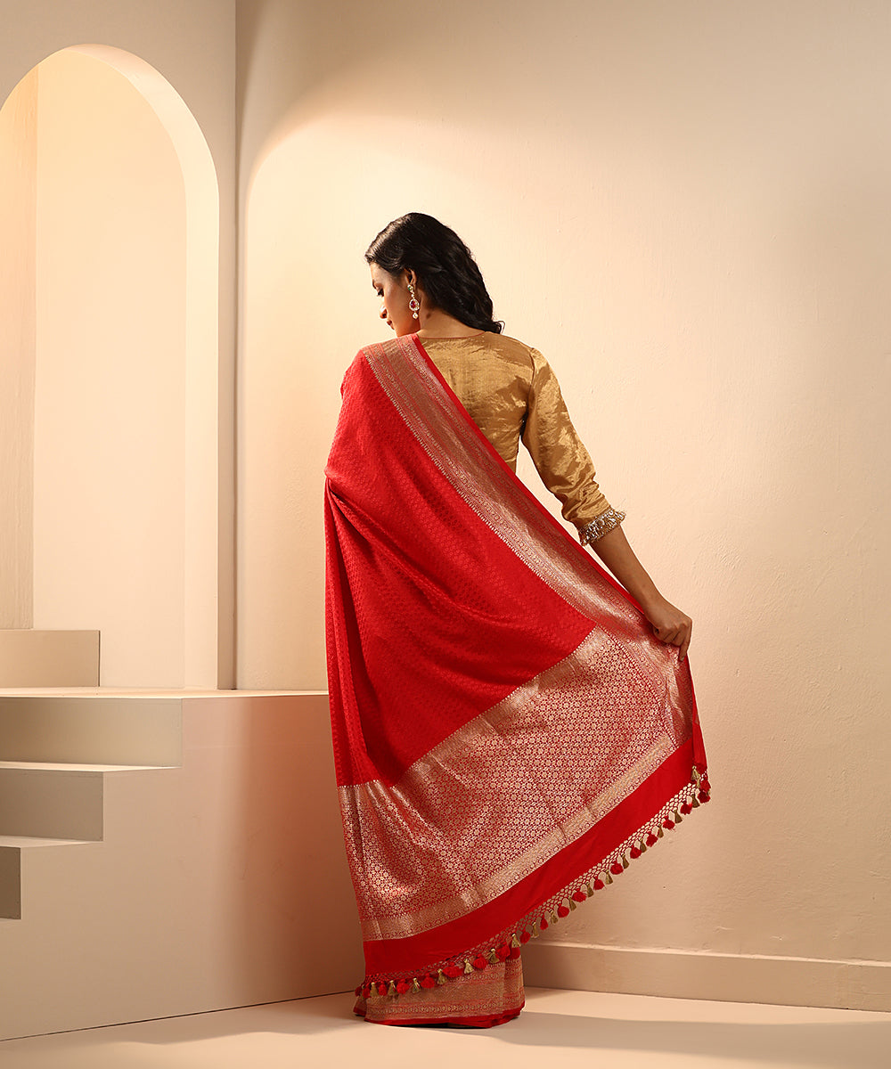 Handloom_Red_Pure_Satin_Silk_Tanchoi_Banarasi_Saree_With_Red_Resham_Work_WeaverStory_03