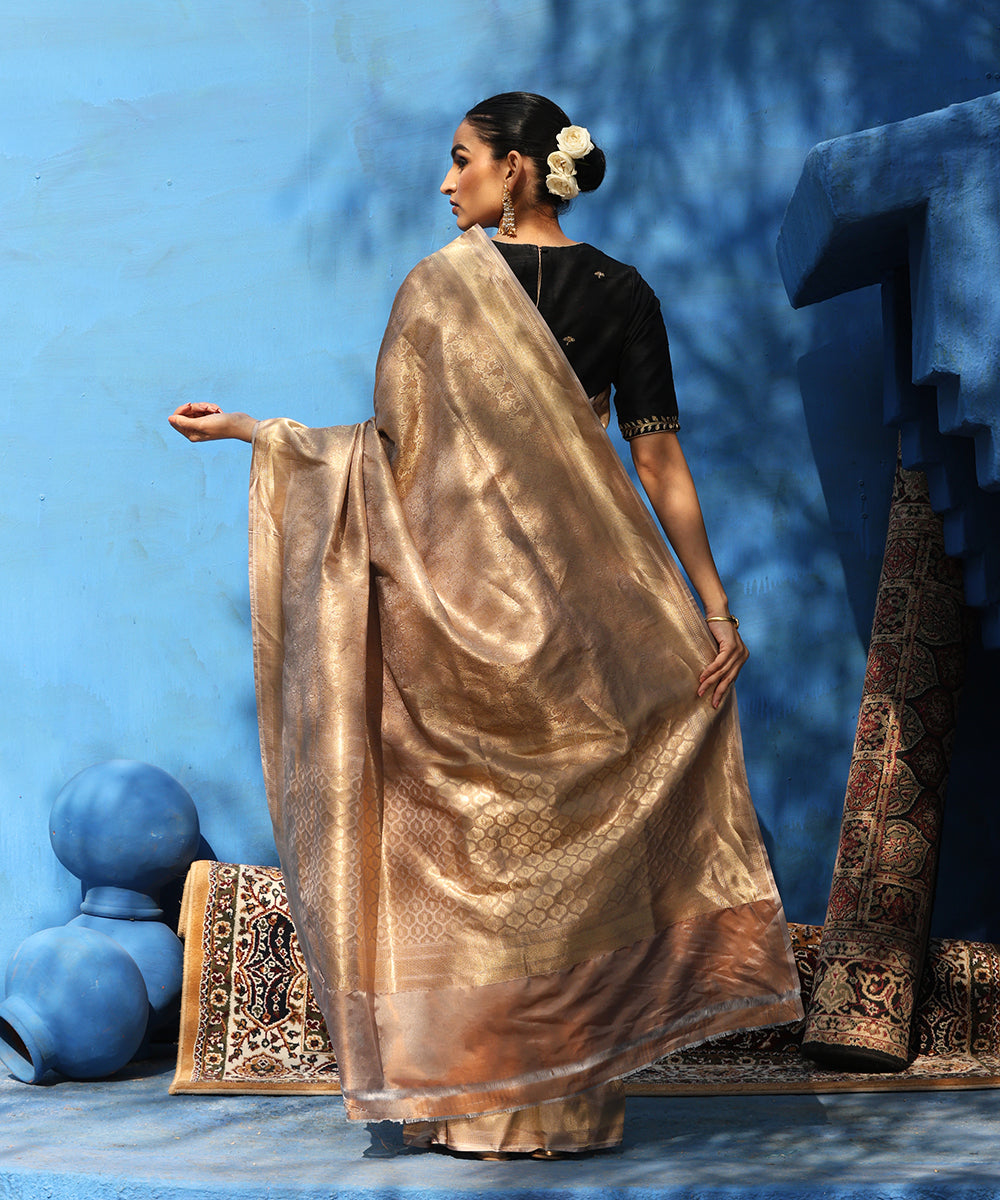 Handloom_Cooper_And_Brown_Pure_Katan_Silk_Tanchoi_Banarasi_Saree_With_Zari_Jaal_WeaverStory_03