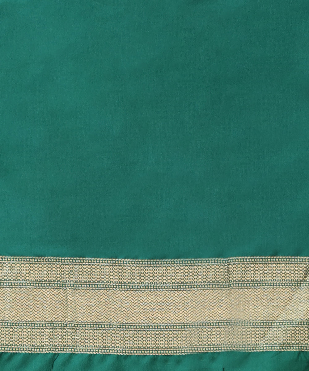 Handloom_Dark_Green_Pure_Katan_Silk_Tanchoi_Banarasi_Saree_With_Paisley_And_Zari_Jaal_WeaverStory_05