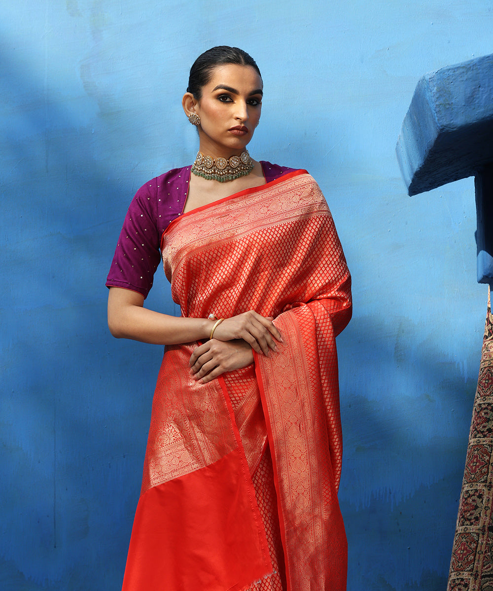 Handloom_Orange_Pure_Katan_Silk_Tanchoi_Banarasi_Saree_With_Zari_Booti_WeaverStory_01