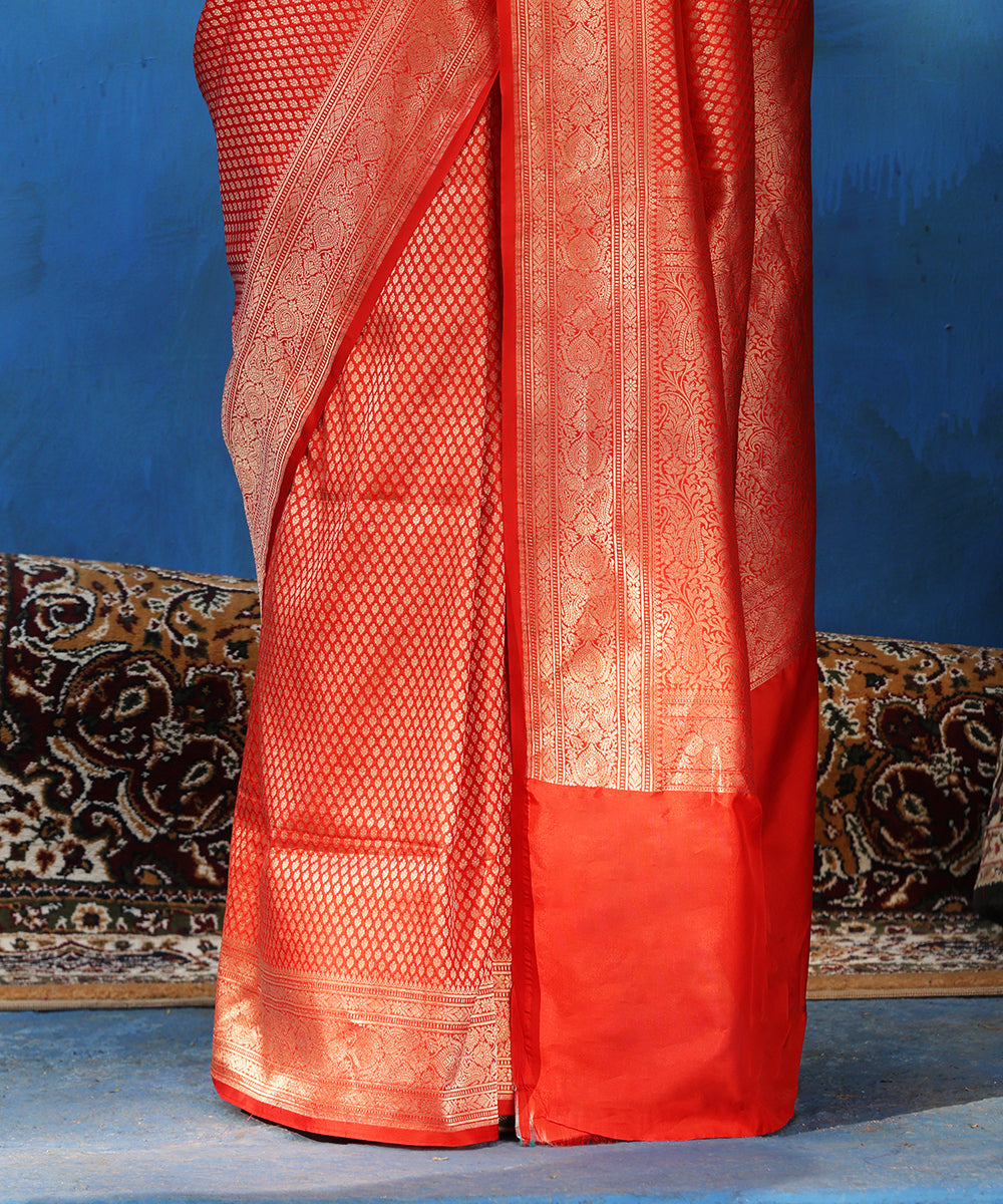 Handloom_Orange_Pure_Katan_Silk_Tanchoi_Banarasi_Saree_With_Zari_Booti_WeaverStory_04