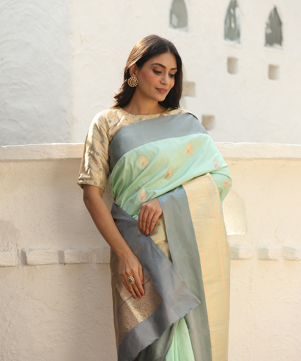 Handloom_Turquoise_Pure_Katan_Silk_Banarasi_Saree_With_Kadhwa_Boota_And_Broad_Shikargah_Satin_Border_WeaverStory_01