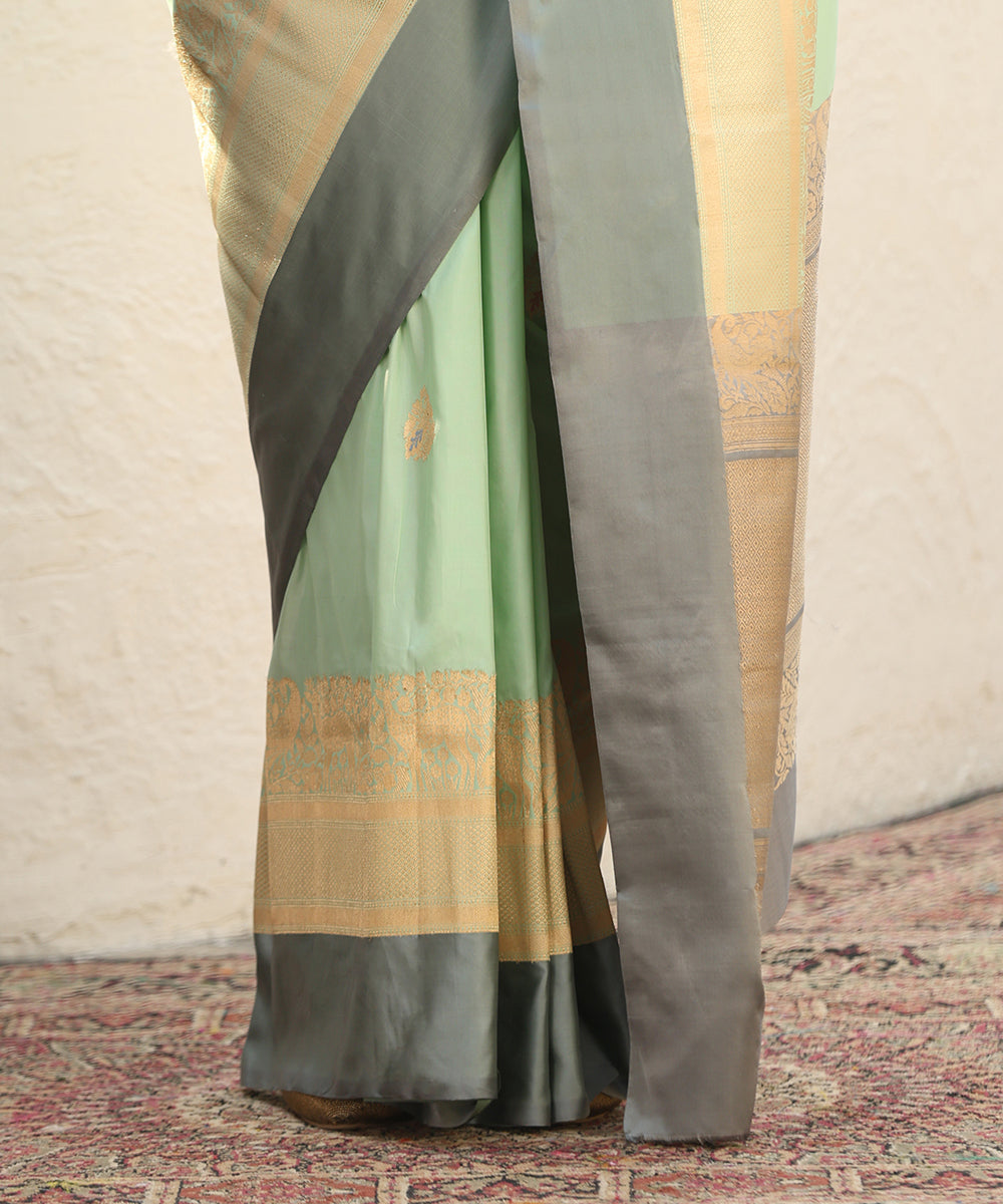 Handloom_Turquoise_Pure_Katan_Silk_Banarasi_Saree_With_Kadhwa_Boota_And_Broad_Shikargah_Satin_Border_WeaverStory_04