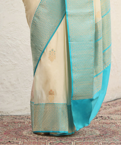 Cream_And_Blue_Handloom_Pure_Katan_Silk_Banarasi_Saree_With_Kadhwa_Boota_WeaverStory_04